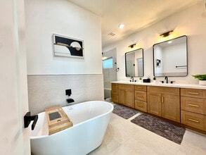 2706 Cochran St in Houston, TX - Building Photo - Building Photo