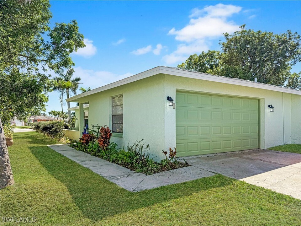 3510 SE 2nd Ave in Cape Coral, FL - Building Photo