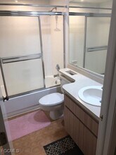 8534 Charter Club Cir in Ft. Myers, FL - Foto de edificio - Building Photo