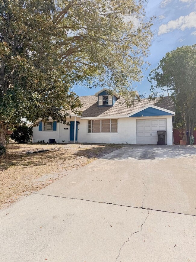 2612 68th Ave N