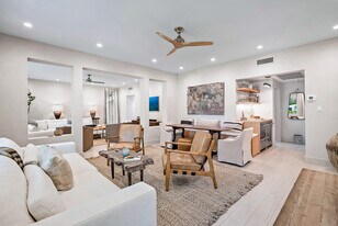 220 Atlantic Ave in Palm Beach, FL - Building Photo