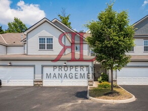 719 Wintergreen Wy in Lewis Center, OH - Building Photo - Building Photo