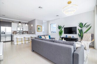 111 SE 2nd St, Unit 401 in Delray Beach, FL - Building Photo - Building Photo