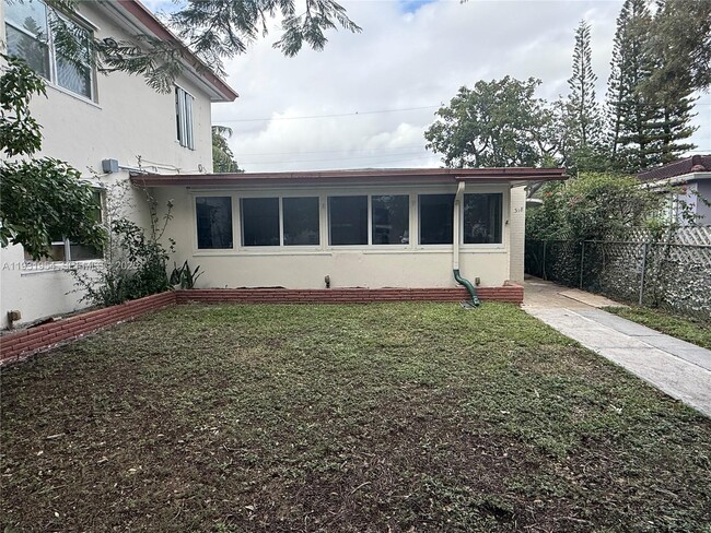property at 318 SW 15th St