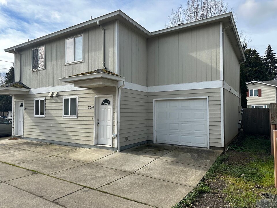 2614 Green Villa Ln in Eugene, OR - Building Photo