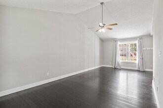 1000 Meadowgreen Dr in Raleigh, NC - Building Photo - Building Photo