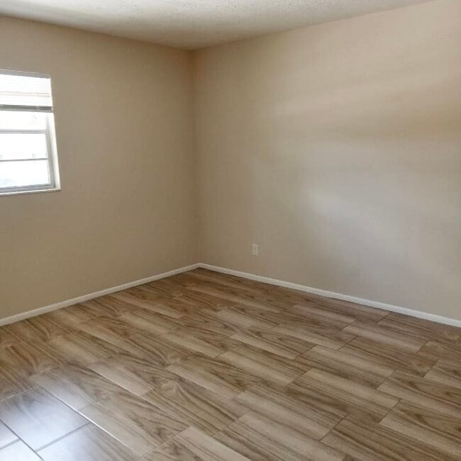 5140 SE 31st St, Unit Unit B in Ocala, FL - Foto de edificio - Building Photo