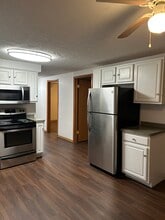 640 56th Pl, Unit GARDEN in Clarendon Hills, IL - Building Photo - Building Photo