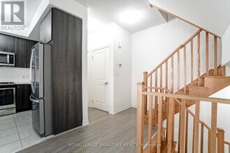 2466 Mayapple Xing in Pickering, ON - Building Photo - Building Photo