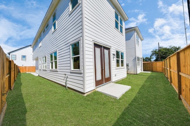 property at 4129 E Toliver St