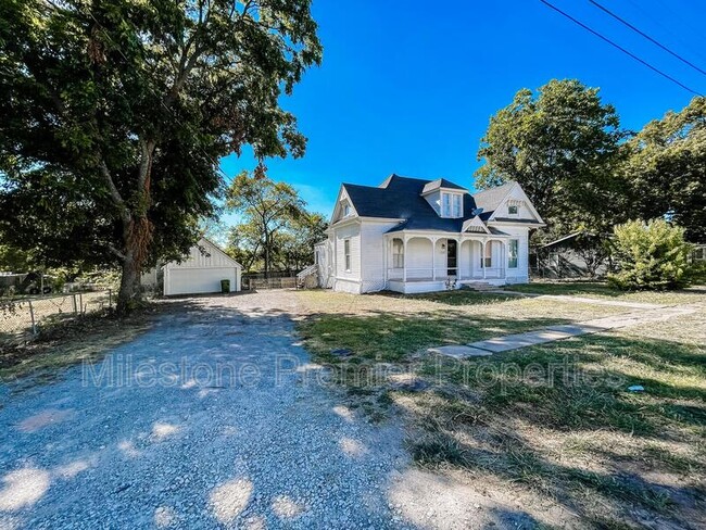 312 N College St in Howe, TX - Building Photo - Building Photo