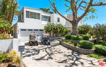 4908 Bunnie Ln in Malibu, CA - Building Photo - Building Photo