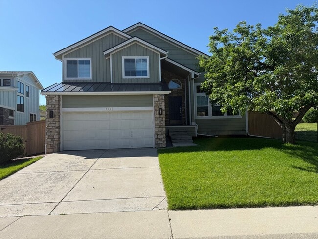 property at 818 Spyglass Cir