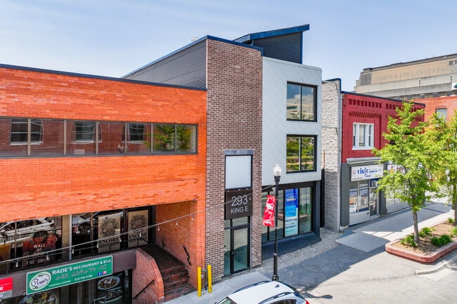 293 King St E