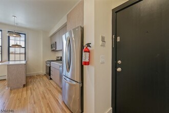 37 N Dean St in Englewood, NJ - Building Photo - Building Photo