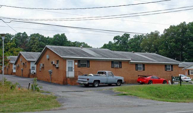 Parkway Gardens in Richmond, VA - Building Photo - Building Photo