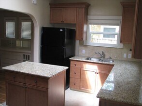 1458 N Poplar Ave in Fresno, CA - Building Photo - Building Photo