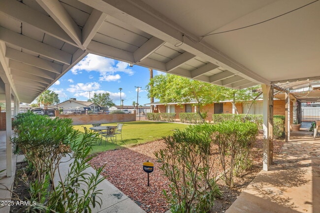 1940 W Amelia Ave in Phoenix, AZ - Foto de edificio - Building Photo