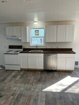 2024 Woburn St in Bellingham, WA - Building Photo