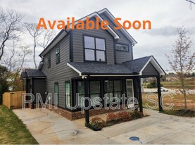 6 Dean St in Greenville, SC - Building Photo