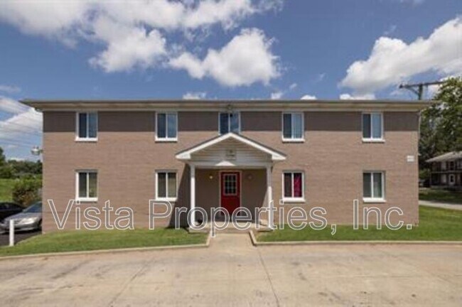 4913 Saddlebrook Ln in Louisville, KY - Building Photo - Building Photo