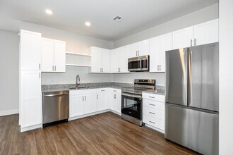 Prose at Parkvale in Littleton, CO - Building Photo - Interior Photo
