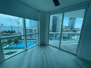 480 NE 30th St, Unit 1403 in Miami, FL - Foto de edificio - Building Photo