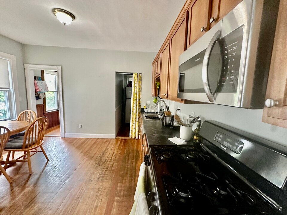20 Curtis Ave, Unit 2 in Somerville, MA - Foto de edificio