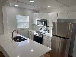 212 S Daytona Ave in Flagler Beach, FL - Building Photo - Building Photo