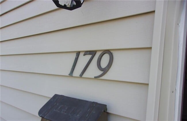 179 Kearney St in Cranston, RI - Building Photo - Building Photo