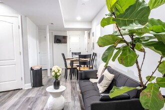 45 Rhode Island Ave NE in Washington, DC - Foto de edificio - Building Photo