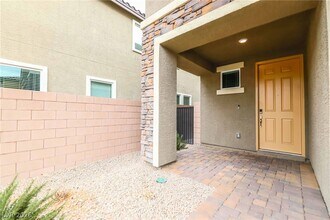 2614 Topaz Blue St in Las Vegas, NV - Building Photo - Building Photo