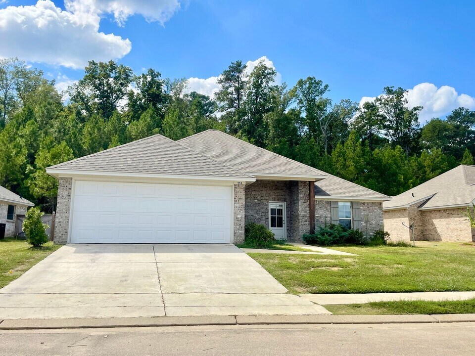 556 Stone Brook Pl in Brandon, MS - Building Photo