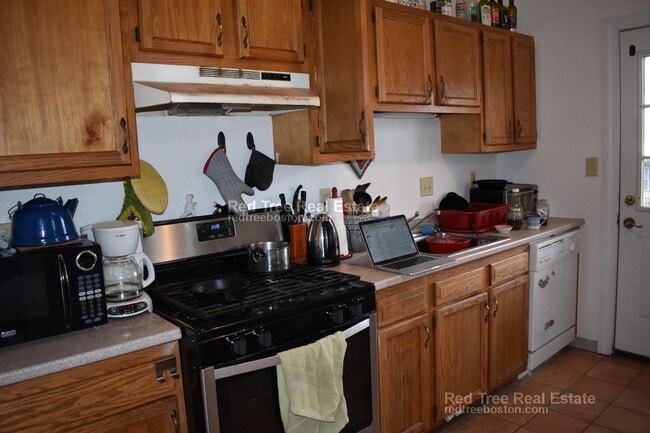 property at 33 Egremont Rd