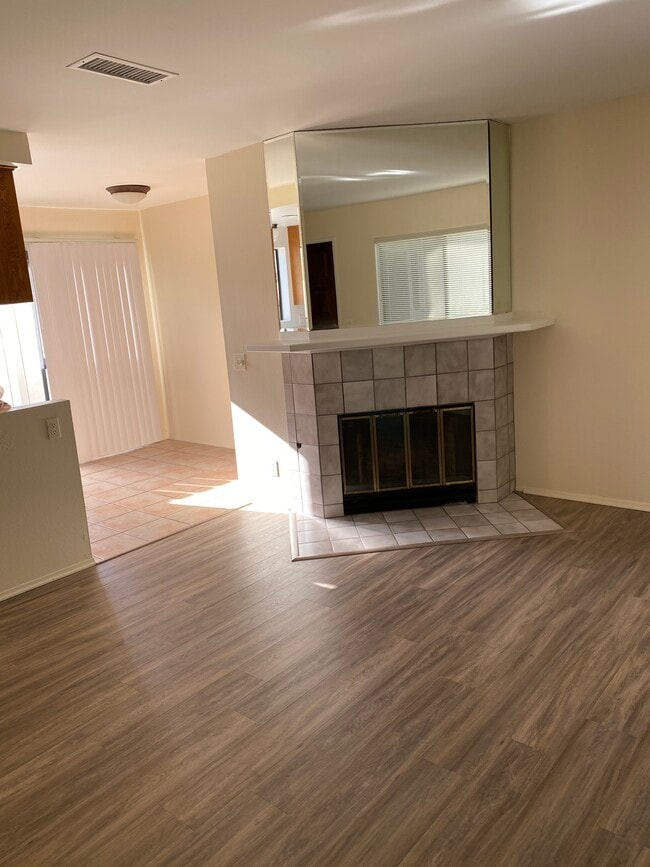 1209 Robinson Ave, Unit #8 in San Diego, CA - Foto de edificio - Building Photo
