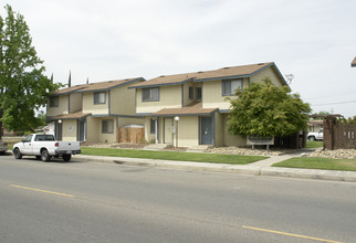 100 Kings Ave in Chowchilla, CA - Foto de edificio - Building Photo