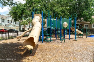 7060 Deer Lodge Cir in Jacksonville, FL - Building Photo - Building Photo