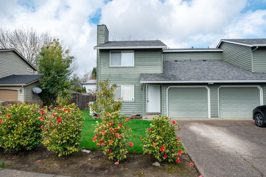 20071 SW Southview St in Beaverton, OR - Building Photo