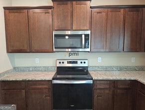 660 Gleaner Wy in Locust Grove, GA - Building Photo - Building Photo