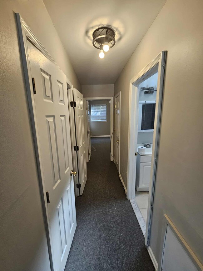 2639 Wentworth Rd, Unit 2nd Floor