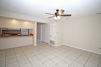 8113 Stonebrook Dr in Pensacola, FL - Building Photo - Building Photo