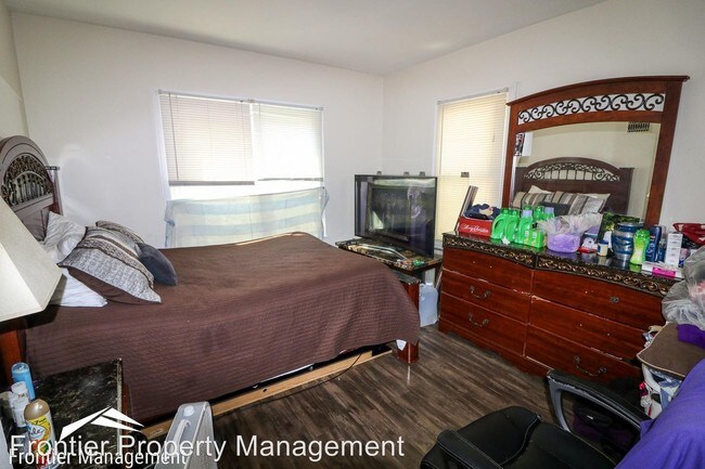 823 N 8th St in Manhattan, KS - Building Photo - Building Photo