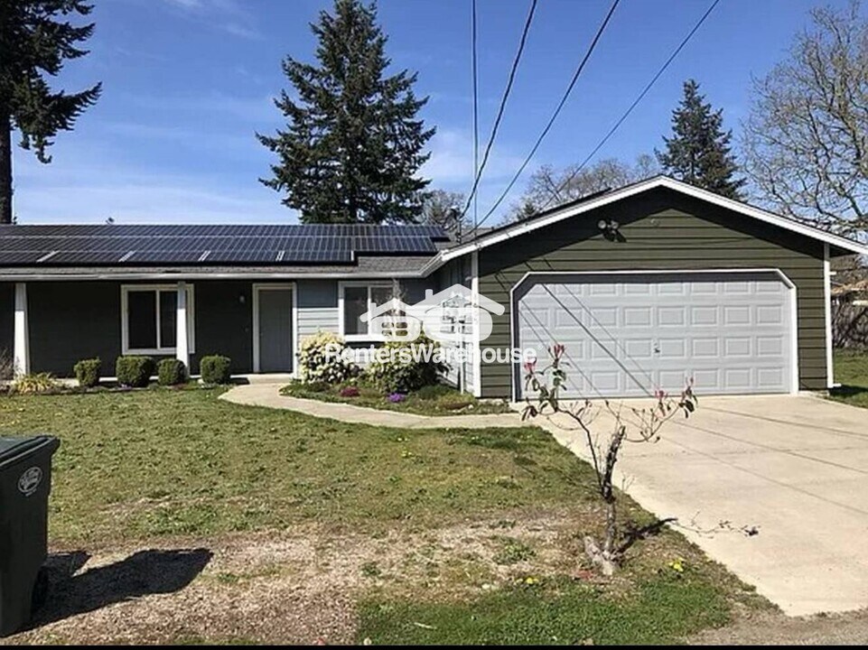 8603 Meadow Rd SW in Lakewood, WA - Building Photo