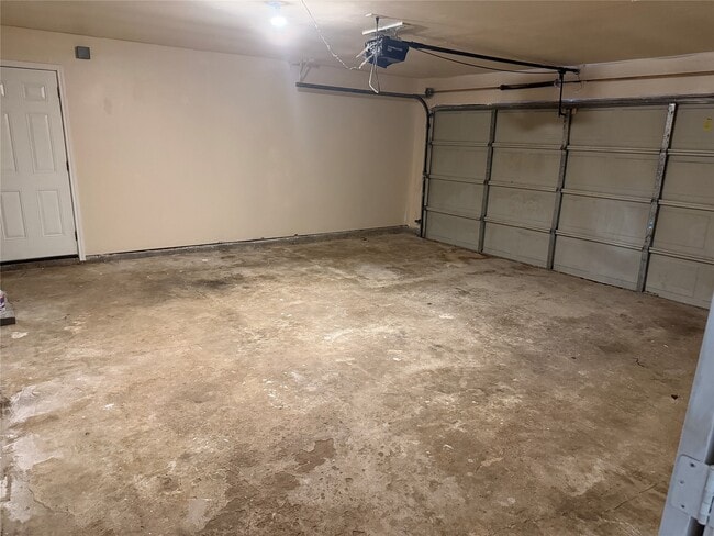 property at 9 Dewthread Ct