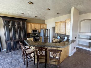 561 Rocky Knoll Ln in Draper, UT - Building Photo - Building Photo