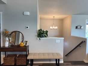 1071 Barnes Dr W in West Fargo, ND - Foto de edificio - Building Photo