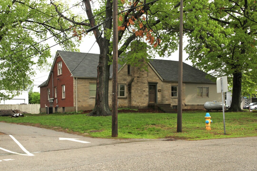 4315 N Church Way in Louisville, KY - Building Photo