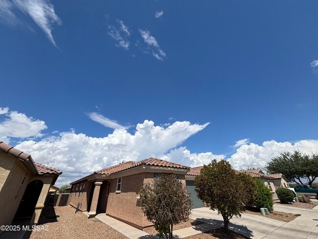 6844 S Benedetti Ct in Tucson, AZ - Foto de edificio - Building Photo
