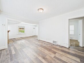 5611 Olive St in Kansas City, MO - Building Photo - Building Photo