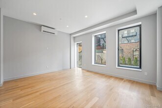 30-61 38th St in Queens, NY - Building Photo - Building Photo